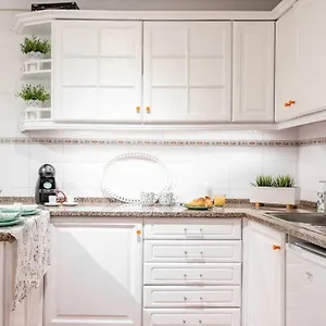 lovelisbonapartments-cosy-apartment-in-alfama.hotels-lisbon-portugal.com/