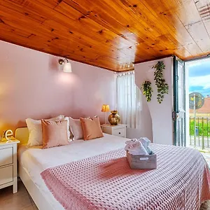 lovelisbonapartments-dolls-house.hotels-lisbon-portugal.com/
